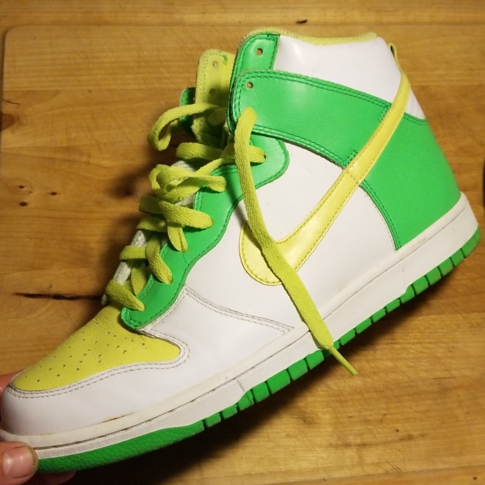 Nike Retro Highs W/ Defect
